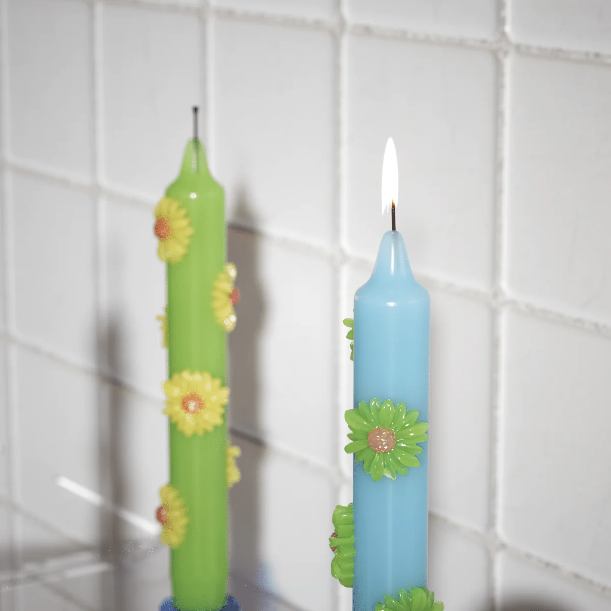 BLOSSOM Taper Candle Daisy Delight - Set of 2 - Fresh Green & Sky Blue-Short Version - Image 3