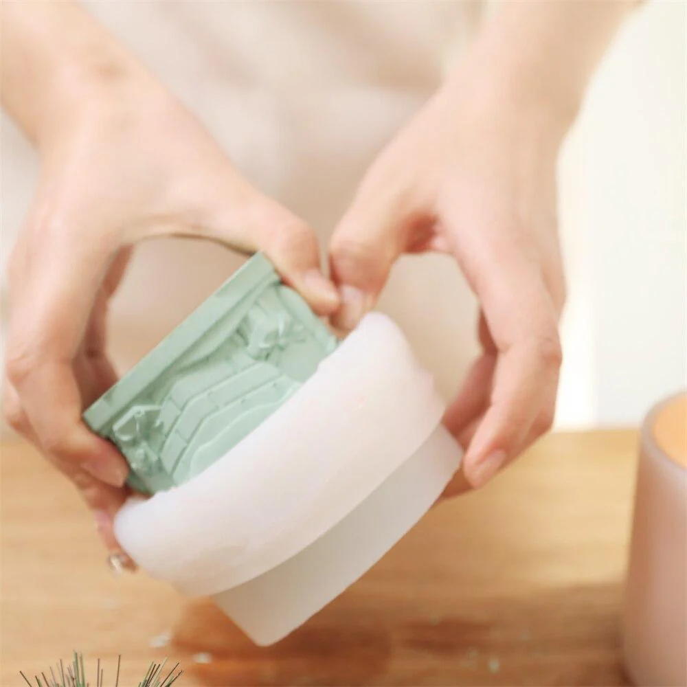 6.5oz Christmas Themed Candle Jar with Lid Silicone Mould - Image 4