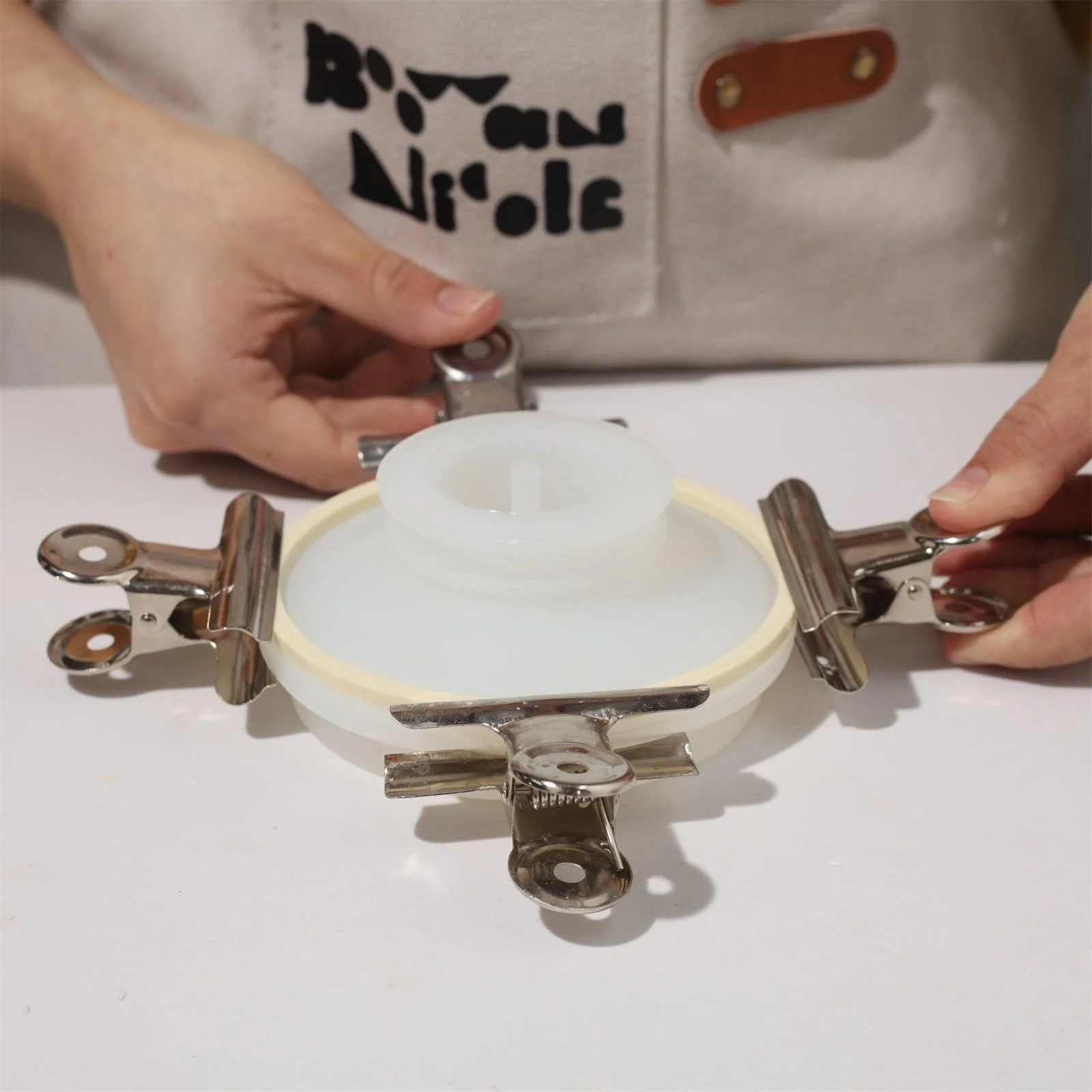 Round Wall Cloth Coat Hook Silicone Mold - Image 3