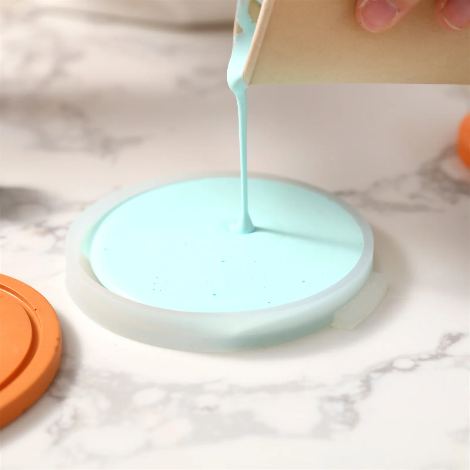 Boowannite Aqua Resin Crafts Making Kit with Smile Coaster Silicone Mold - Image 4