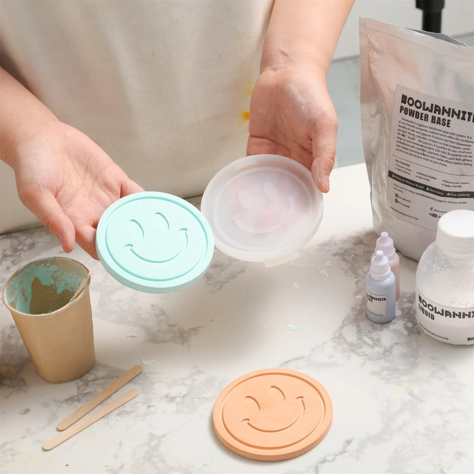 Boowannite Aqua Resin Crafts Making Kit with Smile Coaster Silicone Mold - Image 5