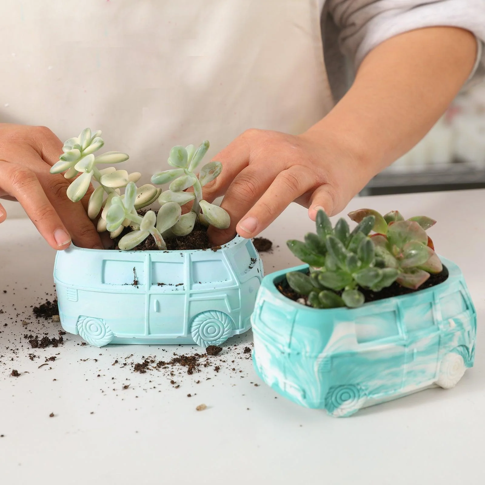 Kombi Vintage Camper Van Plant Pot Concrete Silicone Mold - Image 4