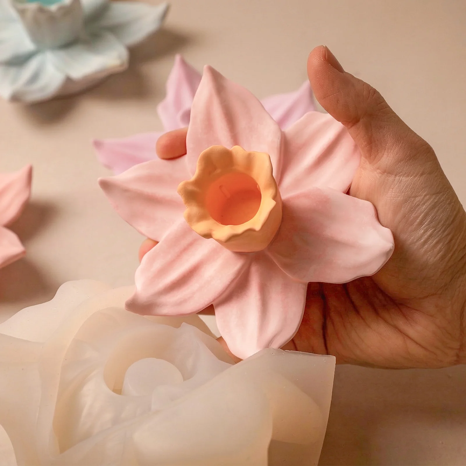 Graceful Daffodil Candle Holder Silicone Mold - Image 6