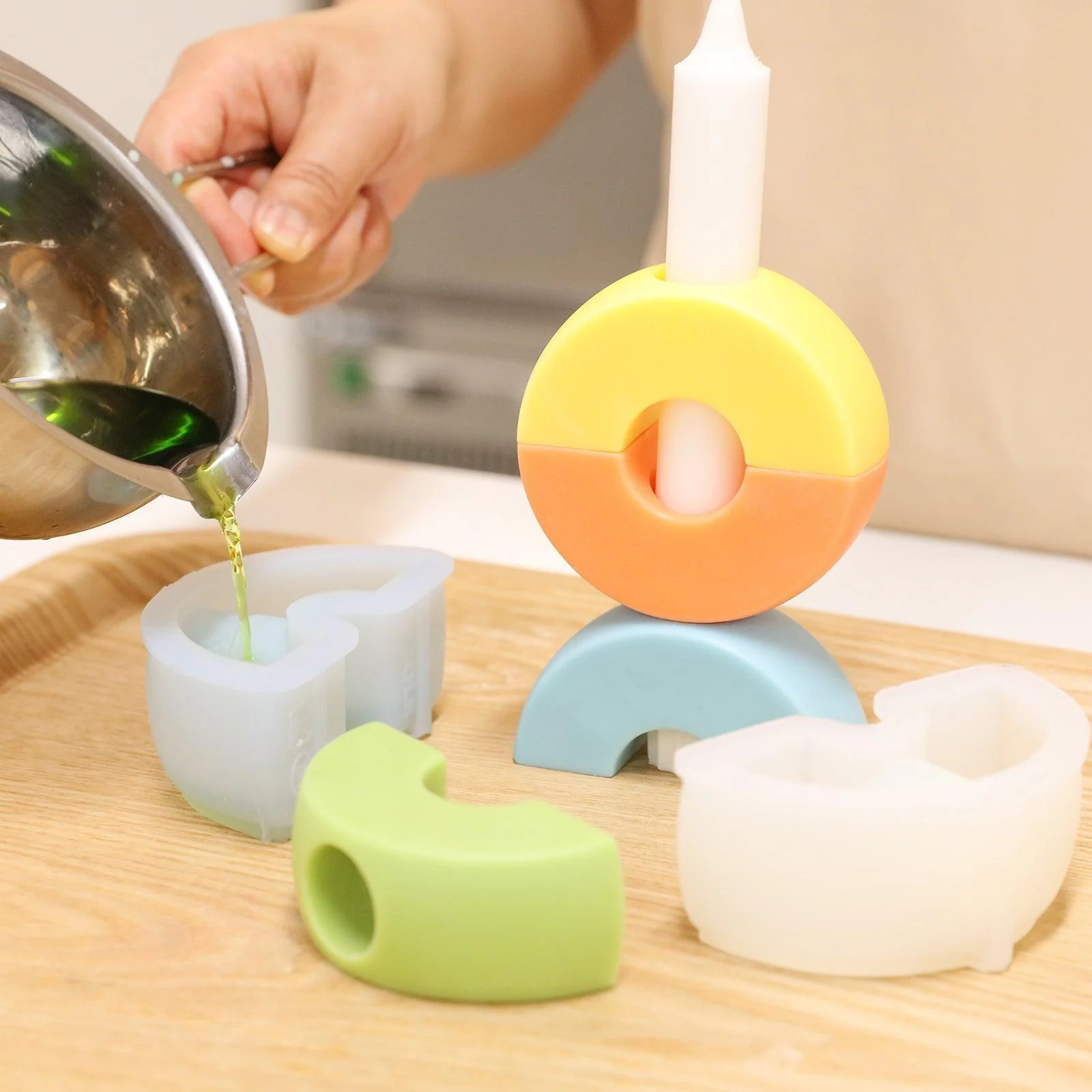 Aneliya × Boowan Nicole | Circle shape - Stackable Modular Candle Silicone Mold - Image 3