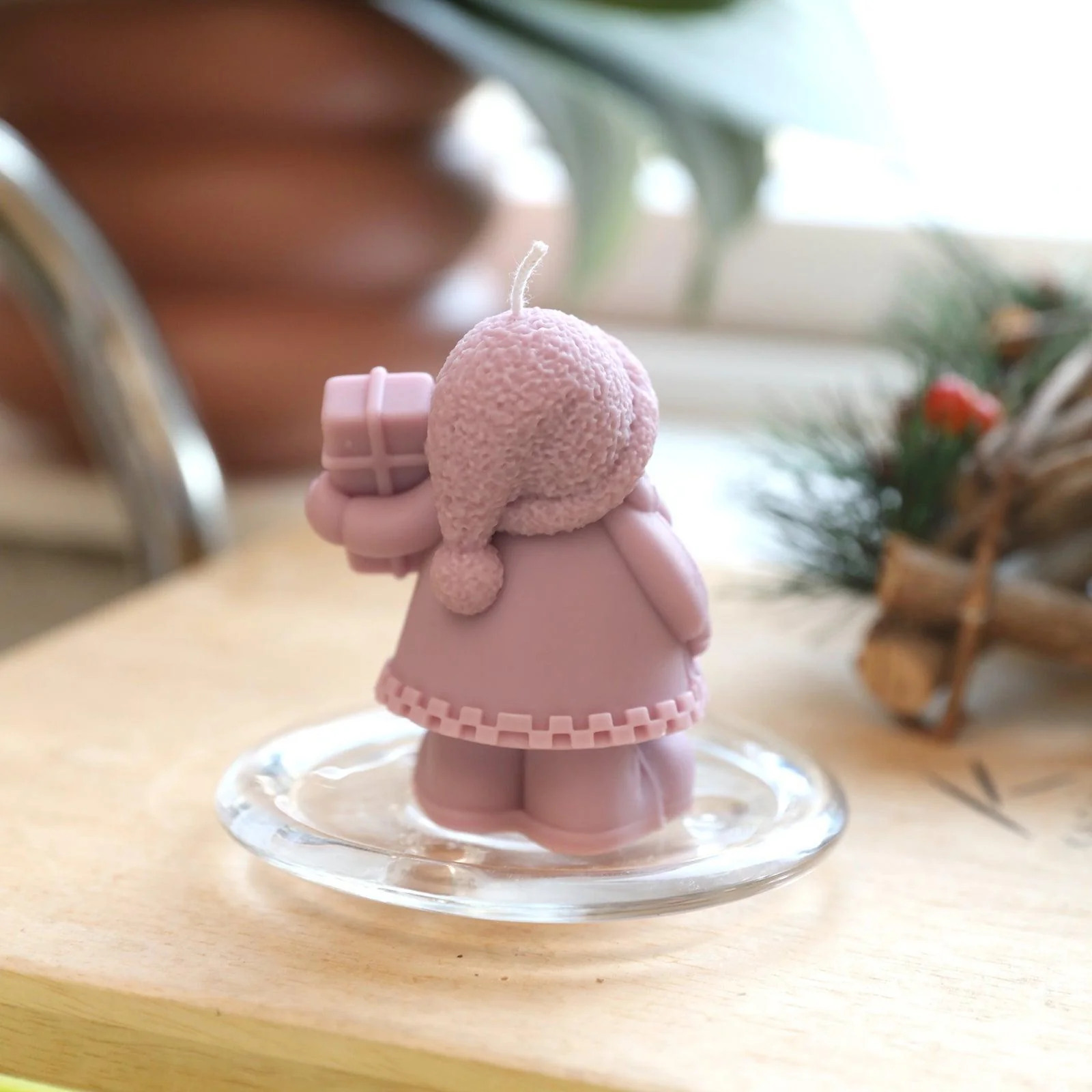 Gift-Giving Santa Claus Candle Silicone Mold - Image 4