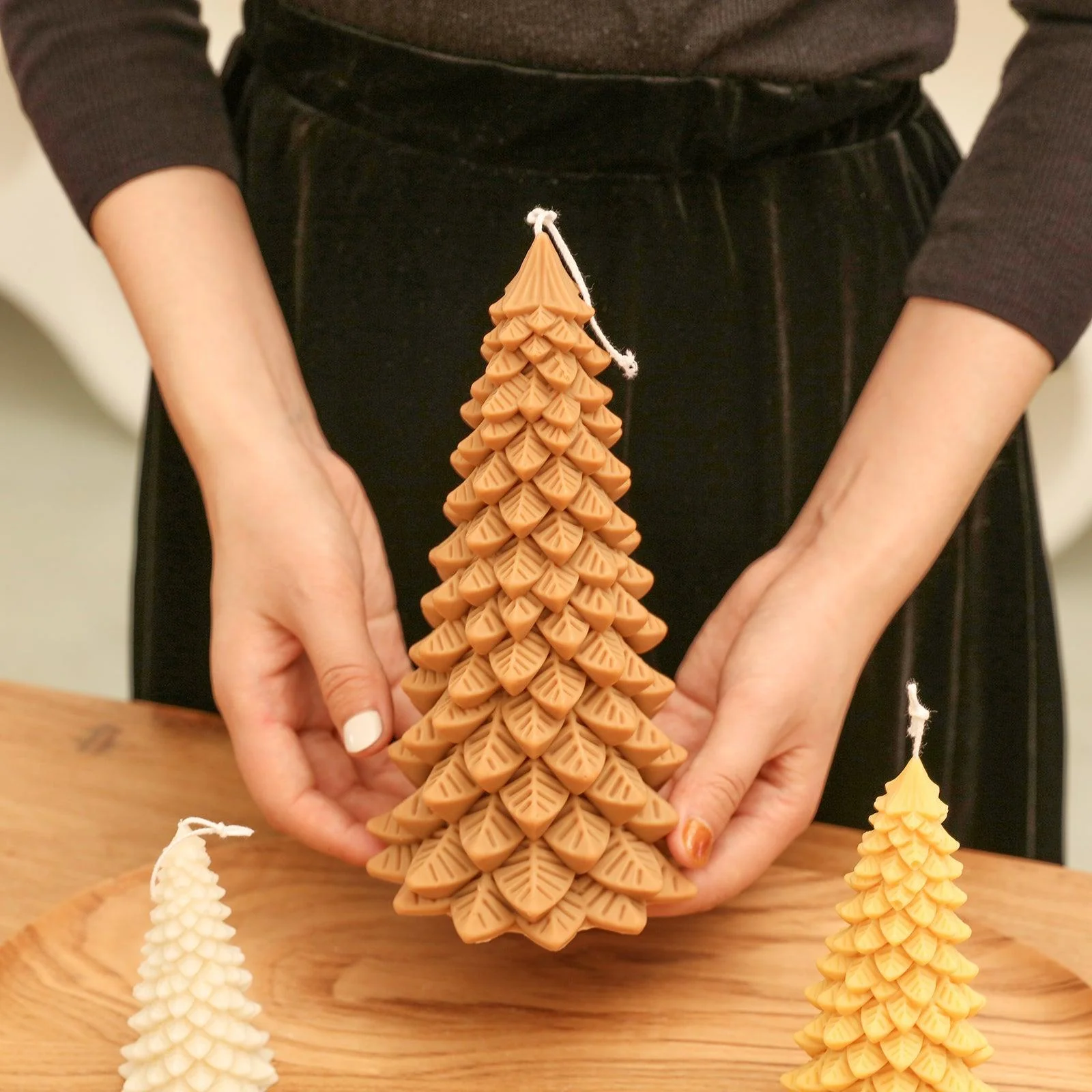 8.5'' Christmas Pine Tree Candle Silicone Mold - Image 5