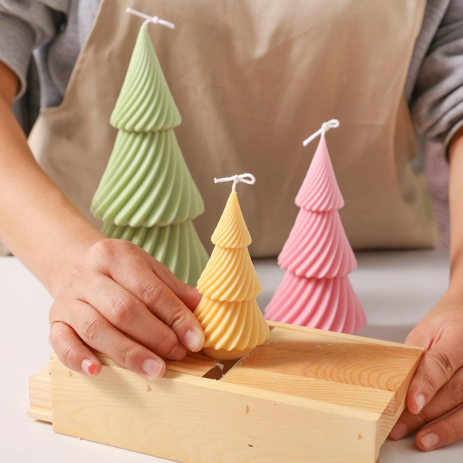 4'' Evergreen Christmas Tree Candle Silicone Mold - Image 2
