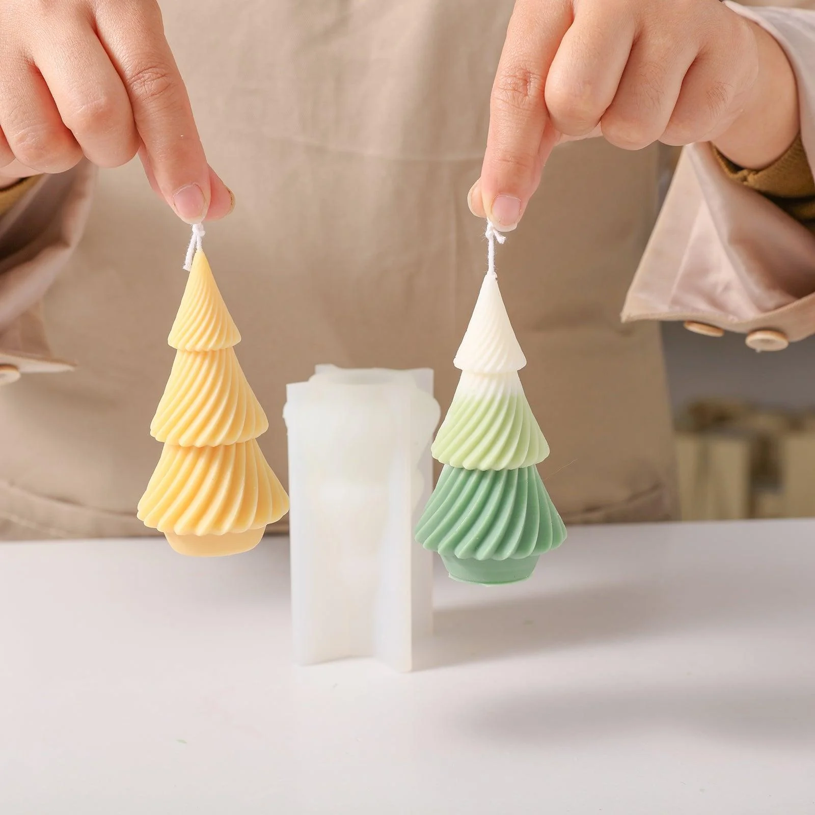 4'' Evergreen Christmas Tree Candle Silicone Mold - Image 3