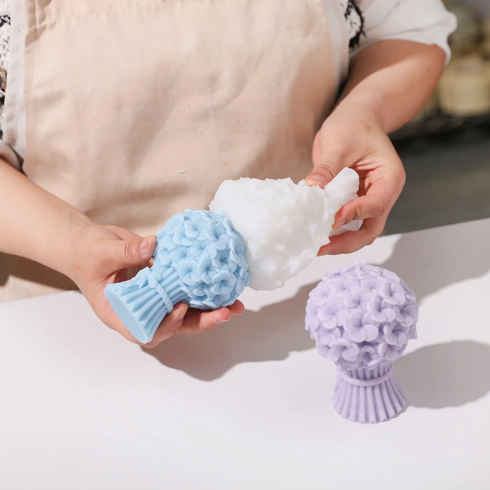 Hydrangea Bouquet Flourishing Candle Silicone Mold - Image 2