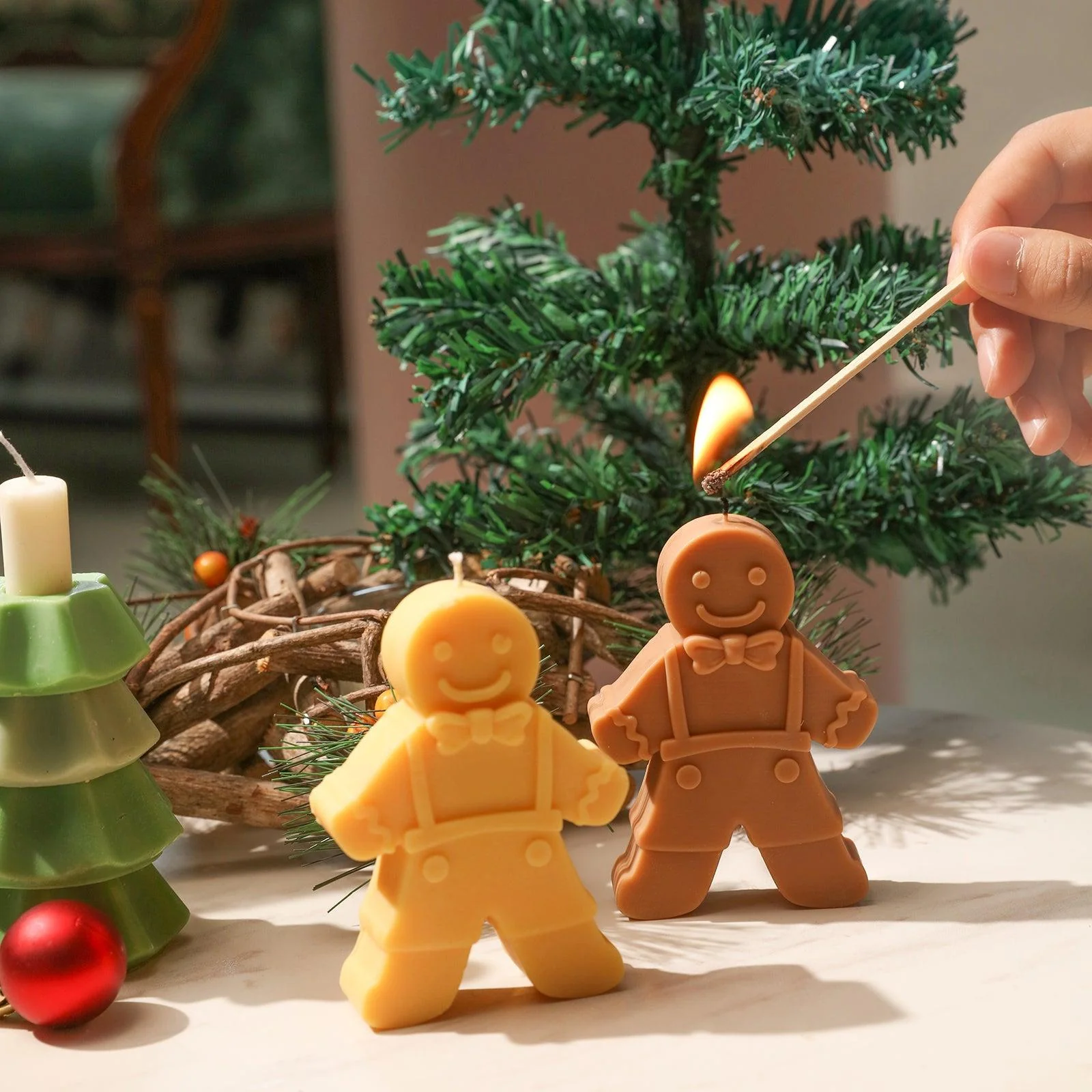 The Gingerbread Man Family Silicone Candle Mold - Image 5