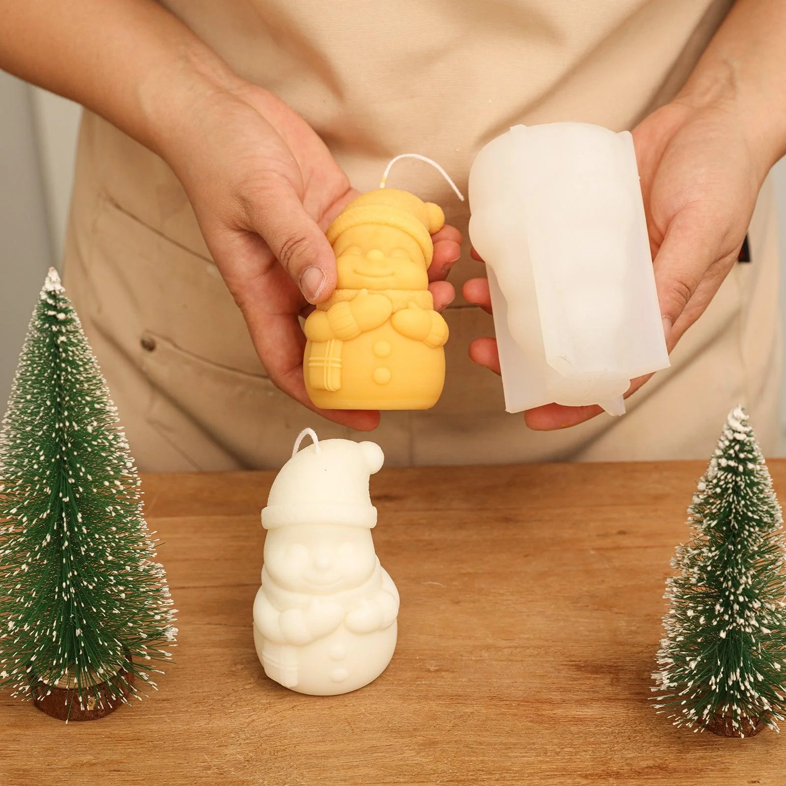 Hugging Snowman Candle Silicone Mold - Image 3