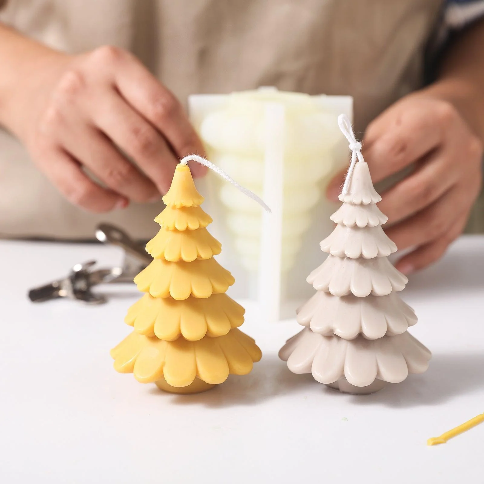 4'' Layered Christmas Tree Candle Silicone Mold - Image 3