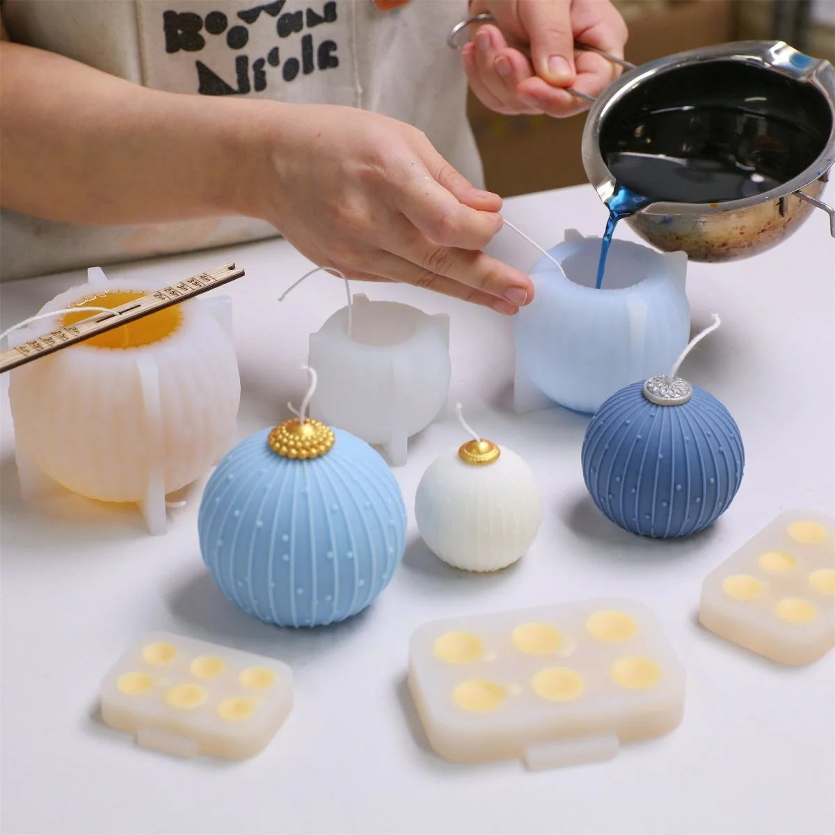 Starlit Dots Christmas Bauble Candle Silicone Mold - Image 6