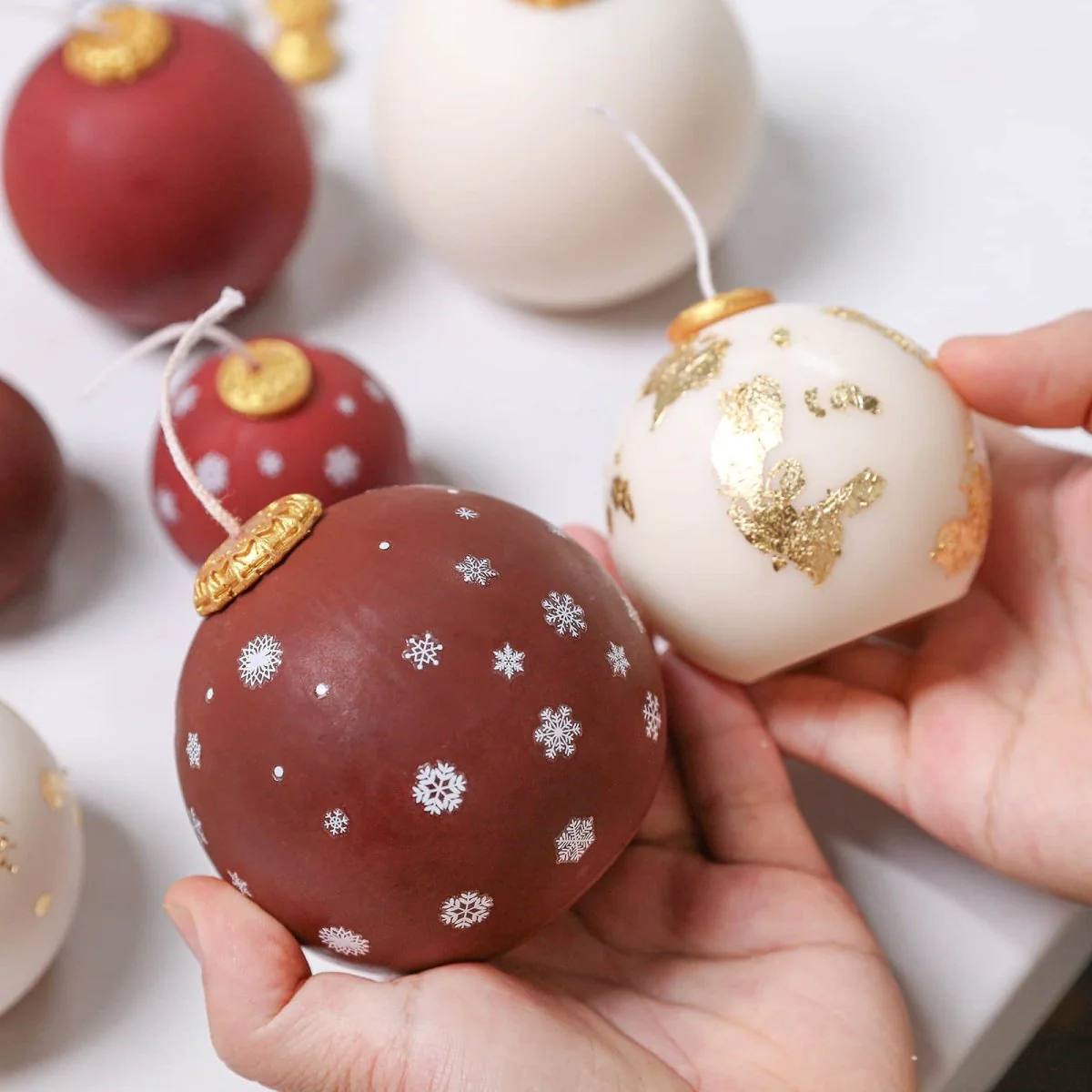 Classic Glow Christmas Bauble Candle Silicone Mold - Image 6