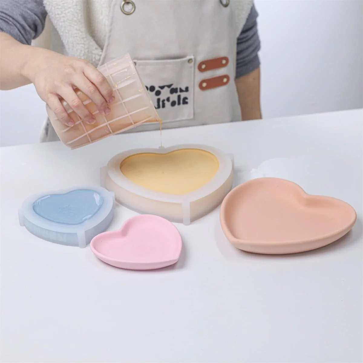 Classic Heart Tray Silicone Mold - Image 3