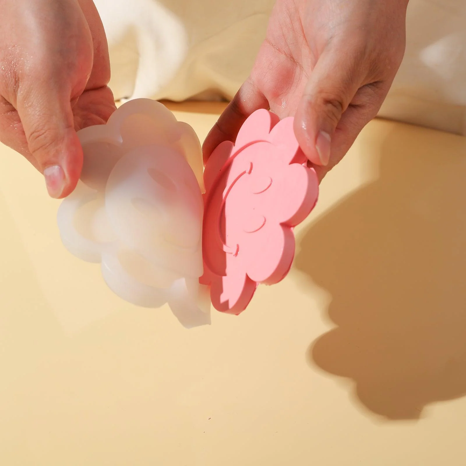 Floral Smile Face Coaster Concrete Silicone Mold - Image 3