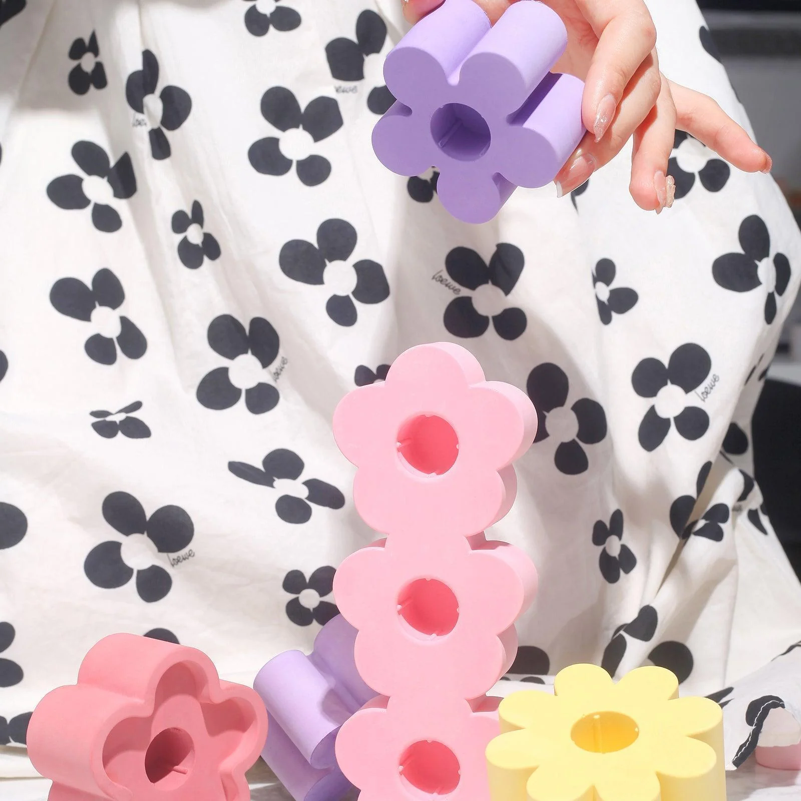 Cute Flower Taper Candle Holder Silicone Mold - Image 7