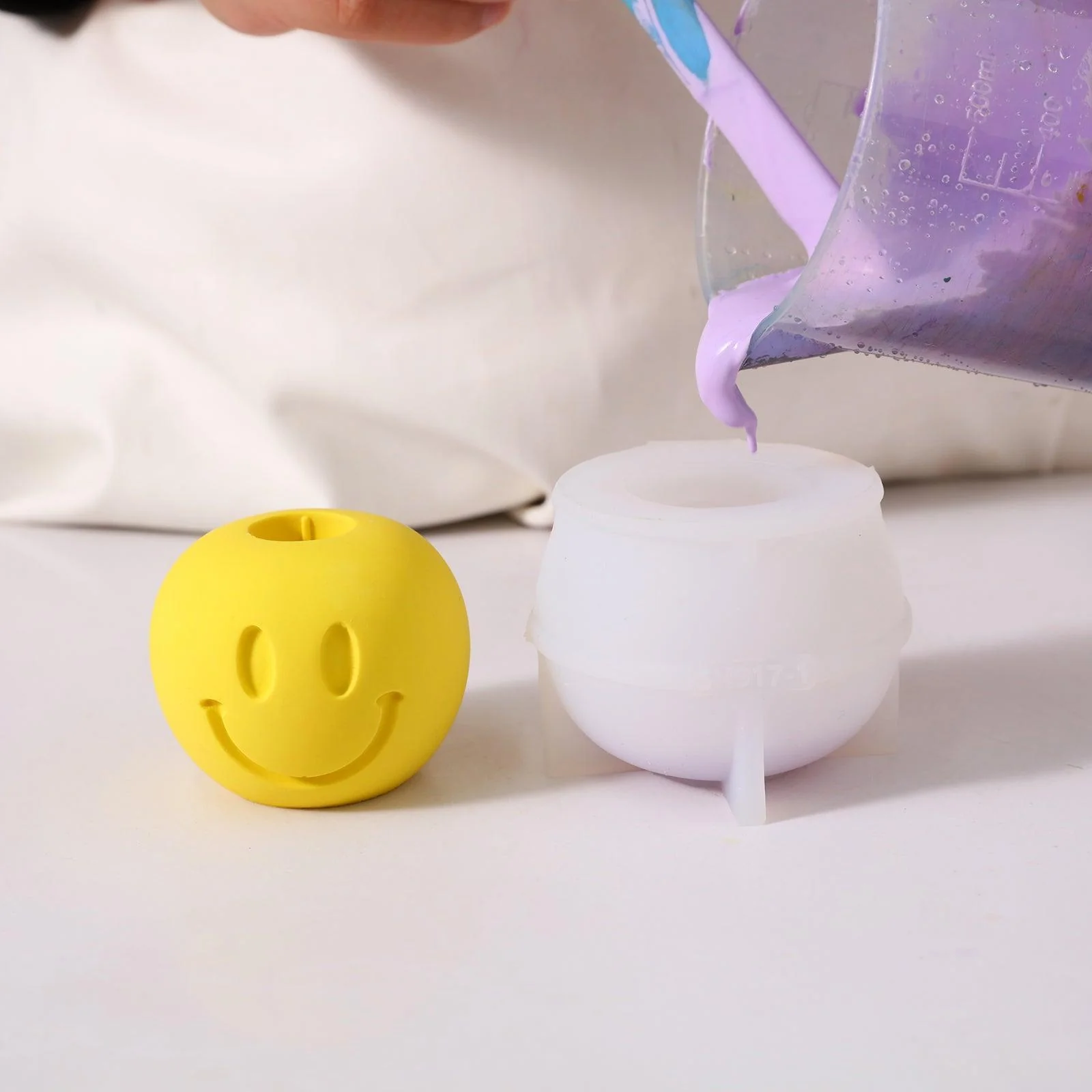 Smile Face Taper Candle Holder Silicone Mold - Image 3