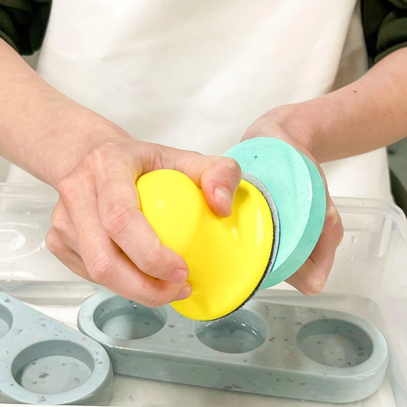 Hook and Loop Terrazzo Hand Sander - Image 3