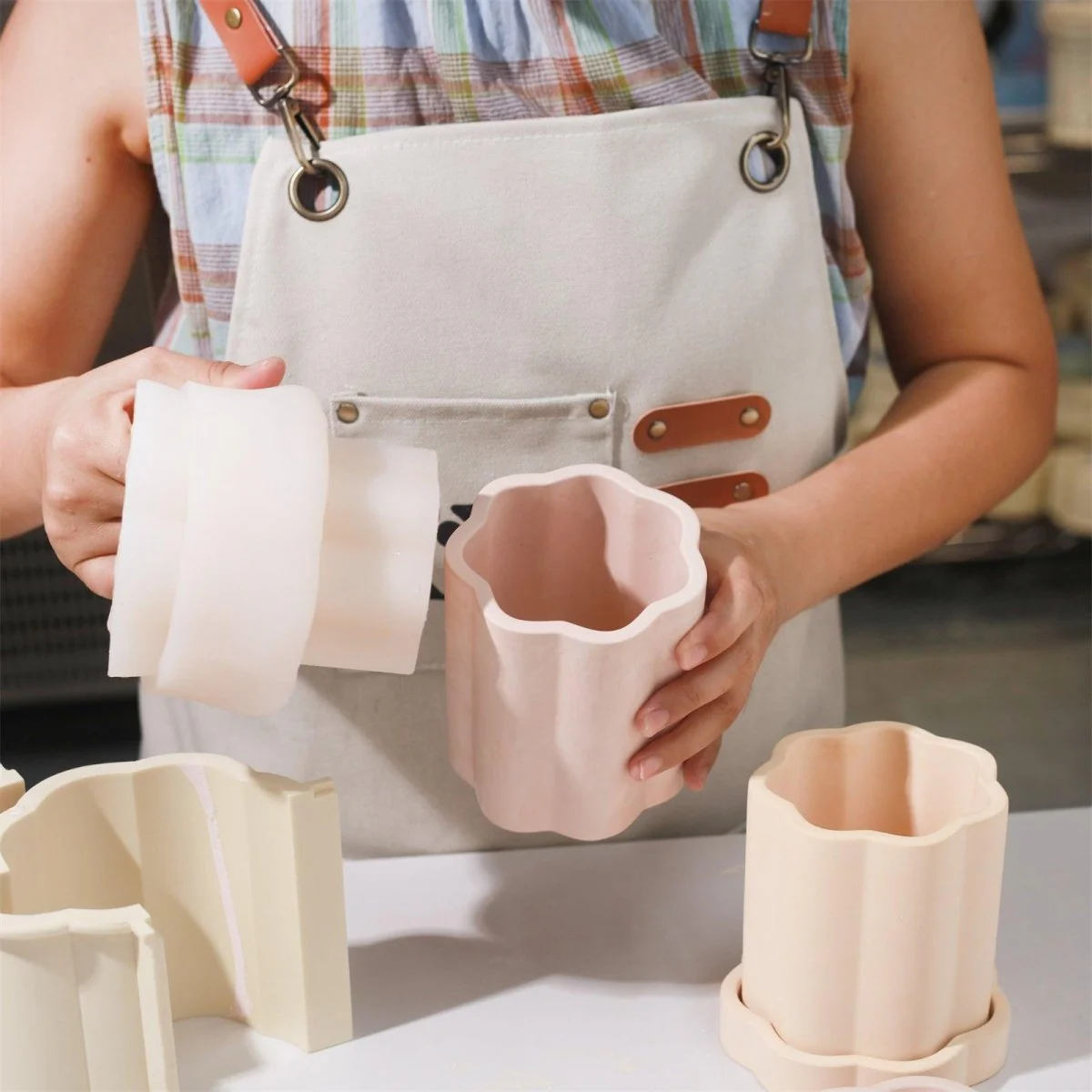Medium Floral Column Plant Pot Silicone Mold - Image 2
