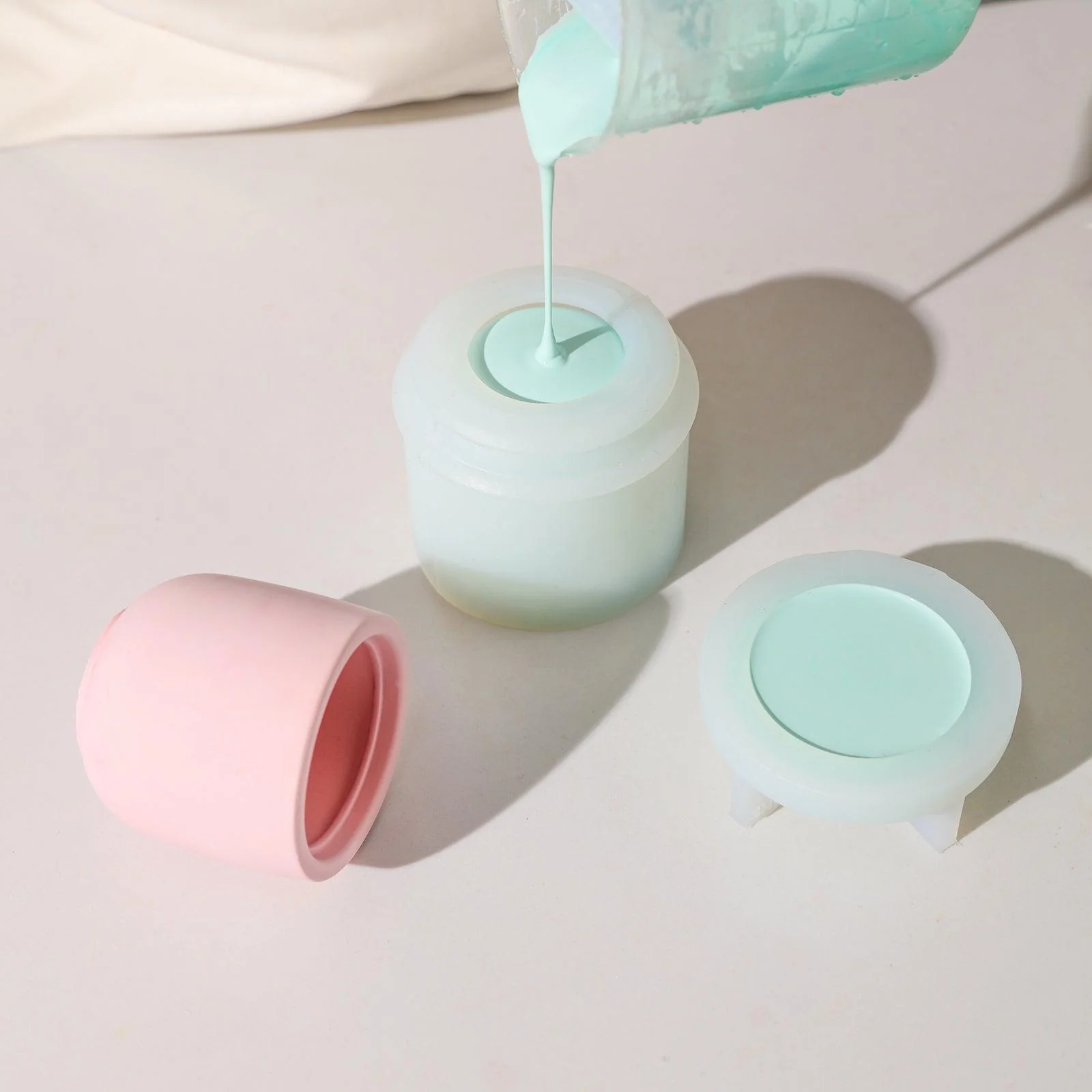 Small Concrete Candle Jar with Raised Lid Silicone Mold - Image 3