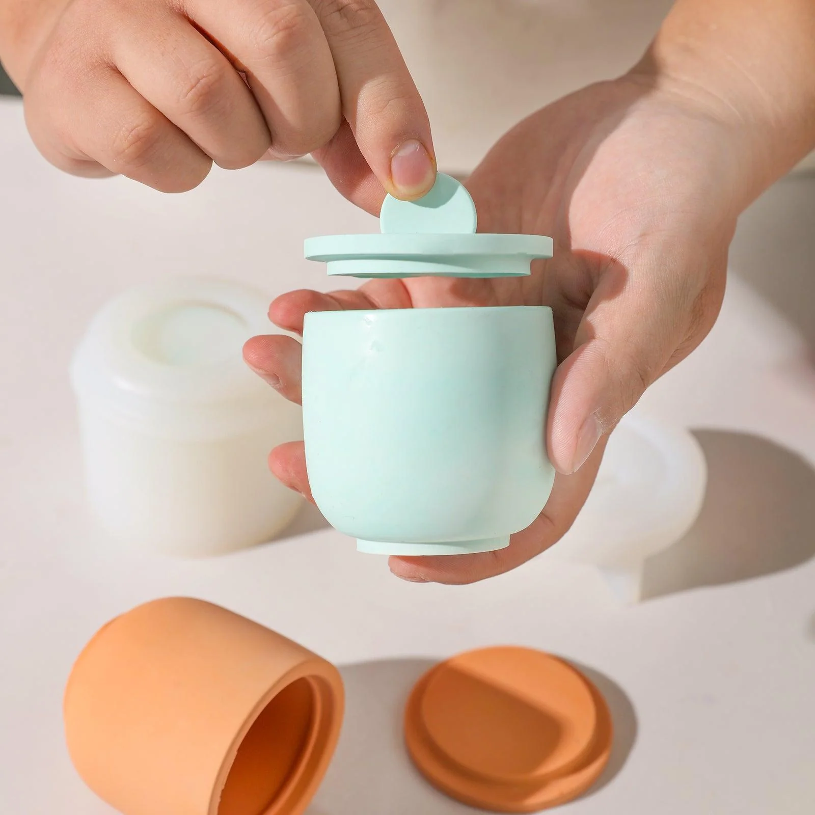 Small Concrete Candle Jar with Raised Lid Silicone Mold - Image 6