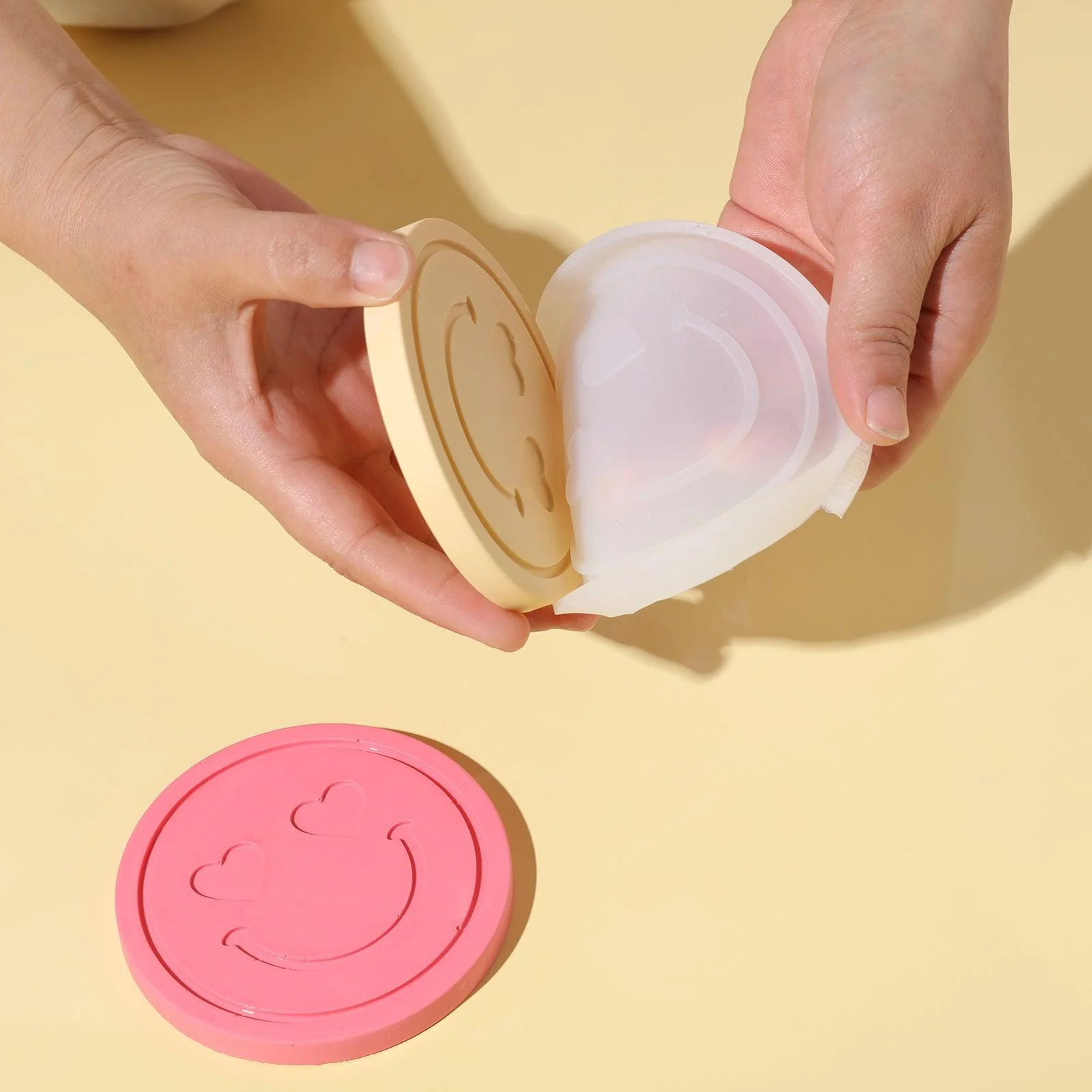 Emoticon-Ⅲ Concrete Coaster Silicone Mould - Image 2
