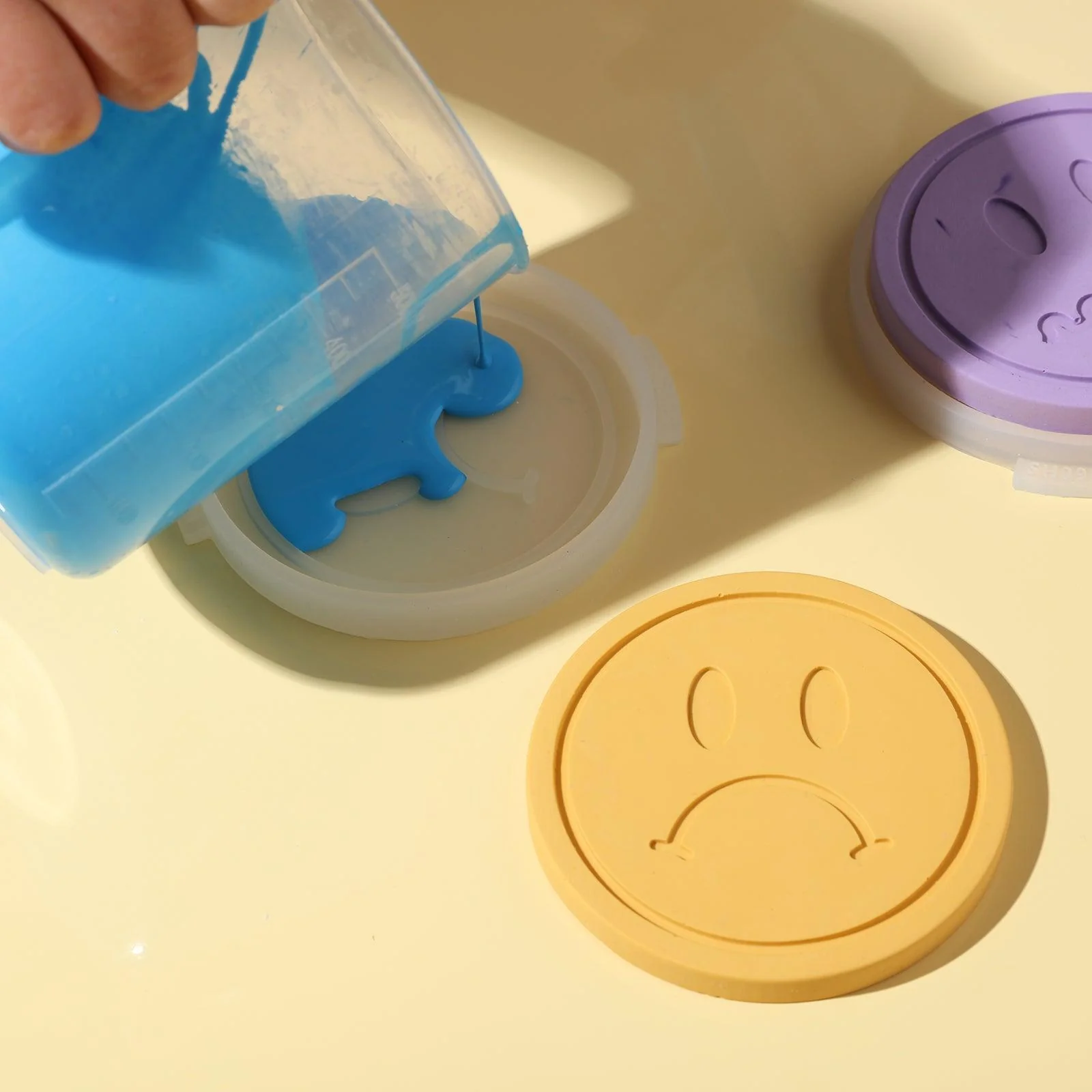 Emoticon-Ⅵ Concrete Coaster Silicone Mould - Image 2