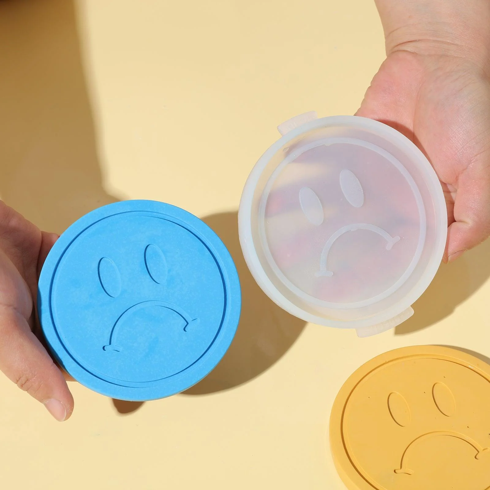 Emoticon-Ⅵ Concrete Coaster Silicone Mould - Image 3