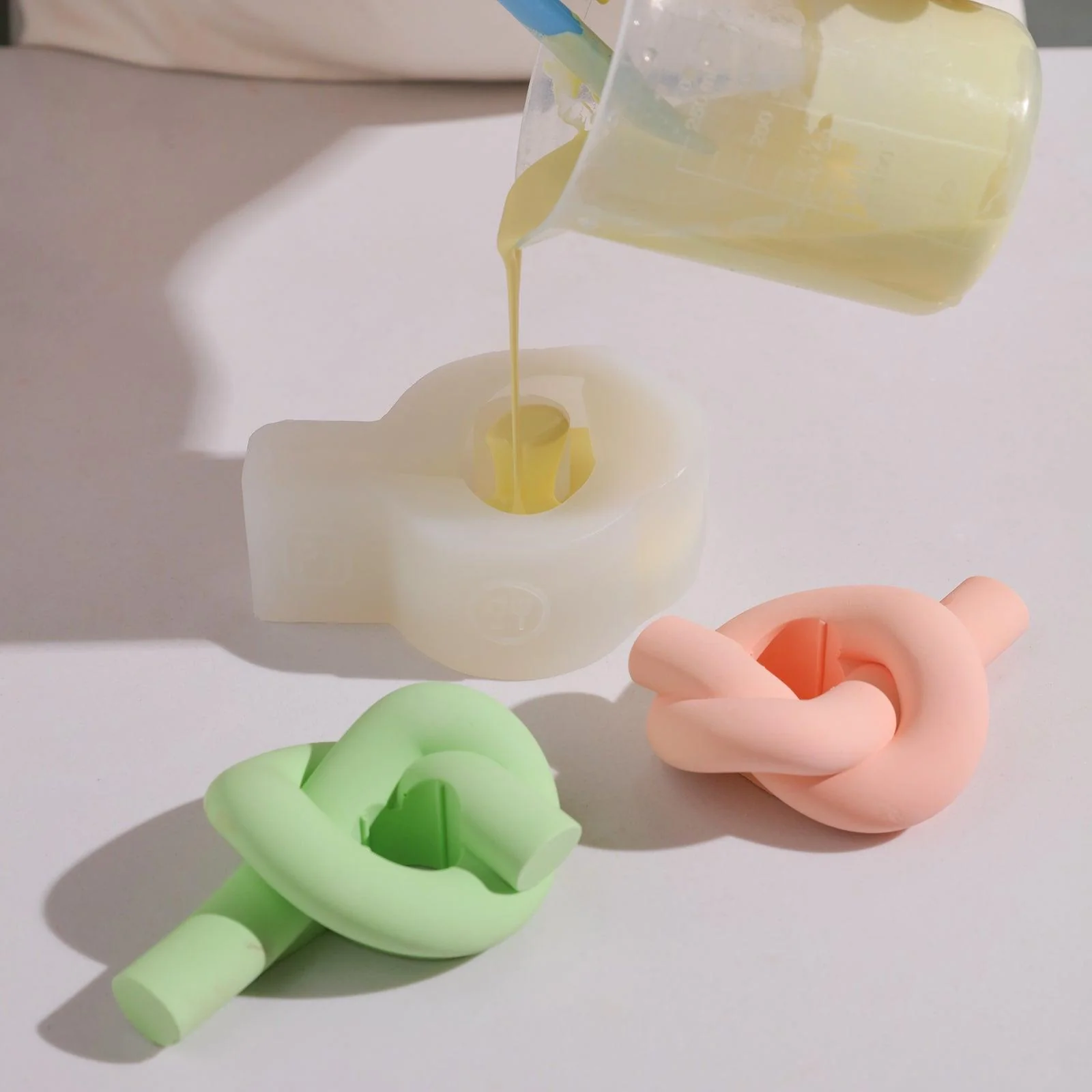 Knot Shape Taper Candle Holder Silicone Mold - Image 2