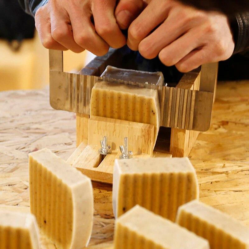 Nicole Loaf Wood Cutter Box & Stainless Steel Wavy Cutting Tools Kit - Image 4