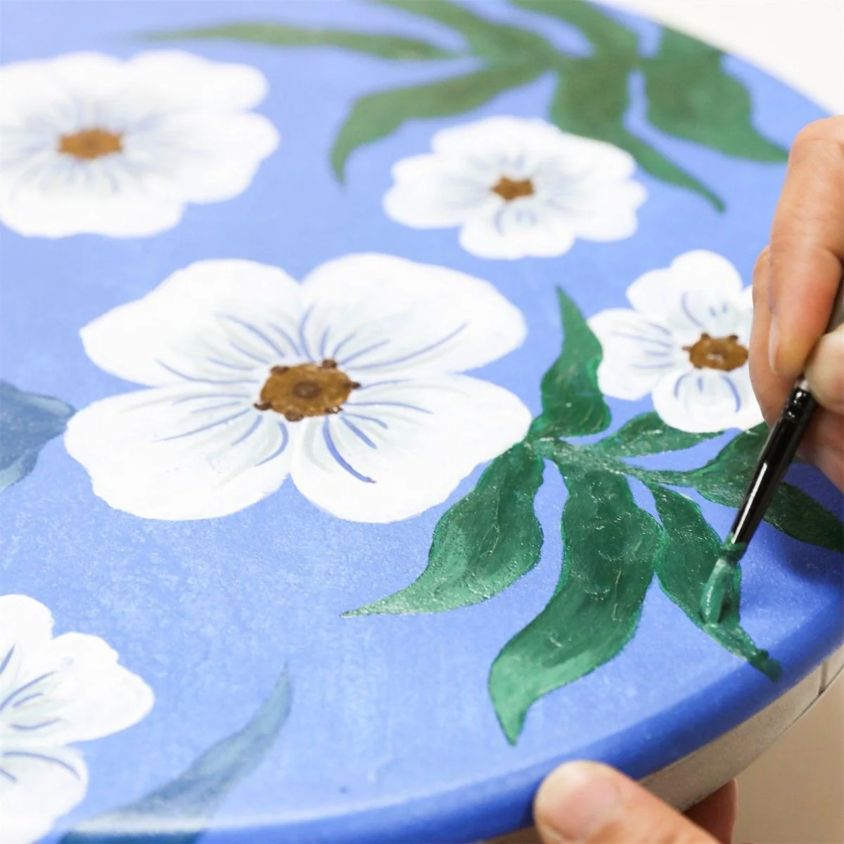 Easy Grip Round Large Tray Silicone Mold - Image 9