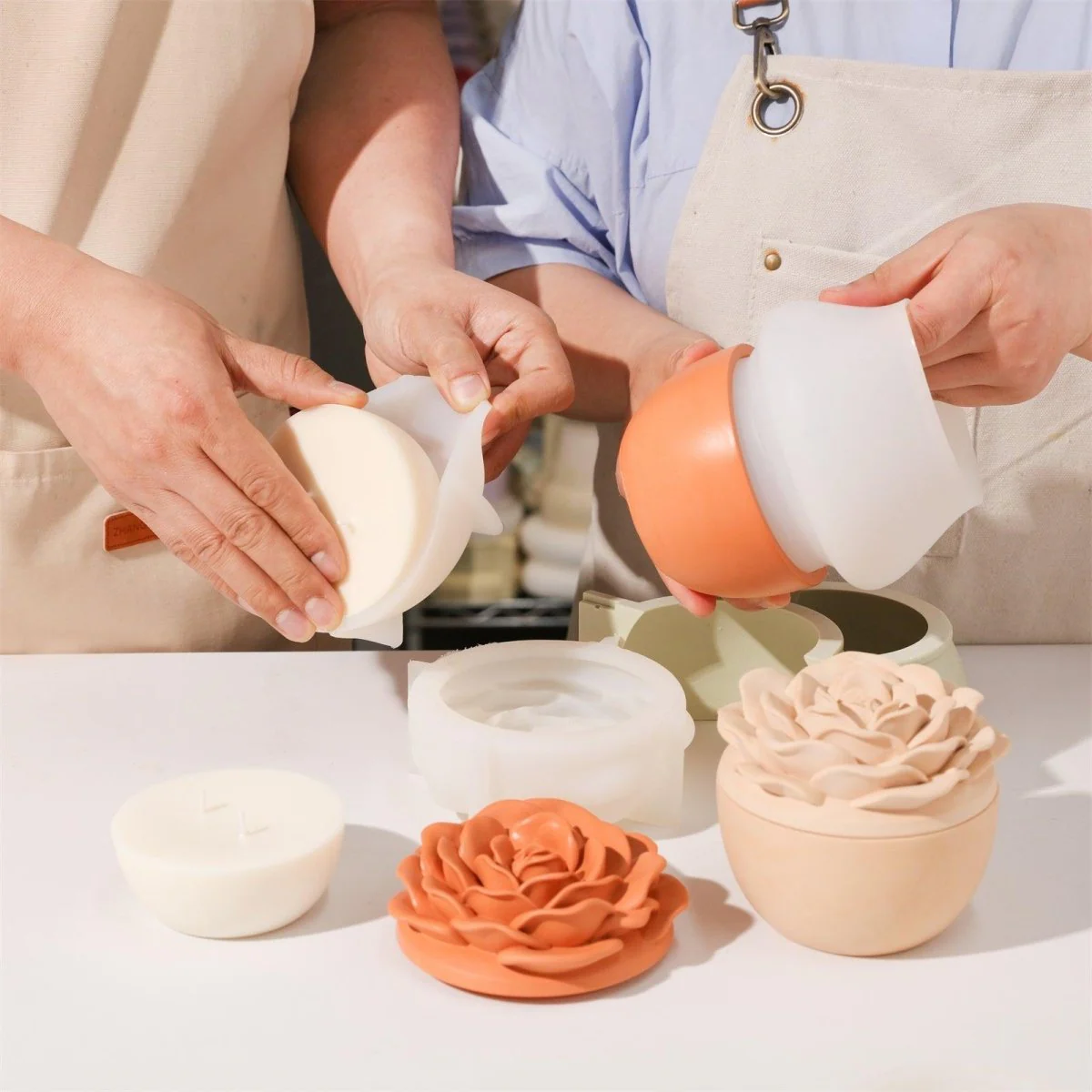 Crowning Rose Candle Jar Silicone Mold & 7oz Candle Refill Mold - Image 3
