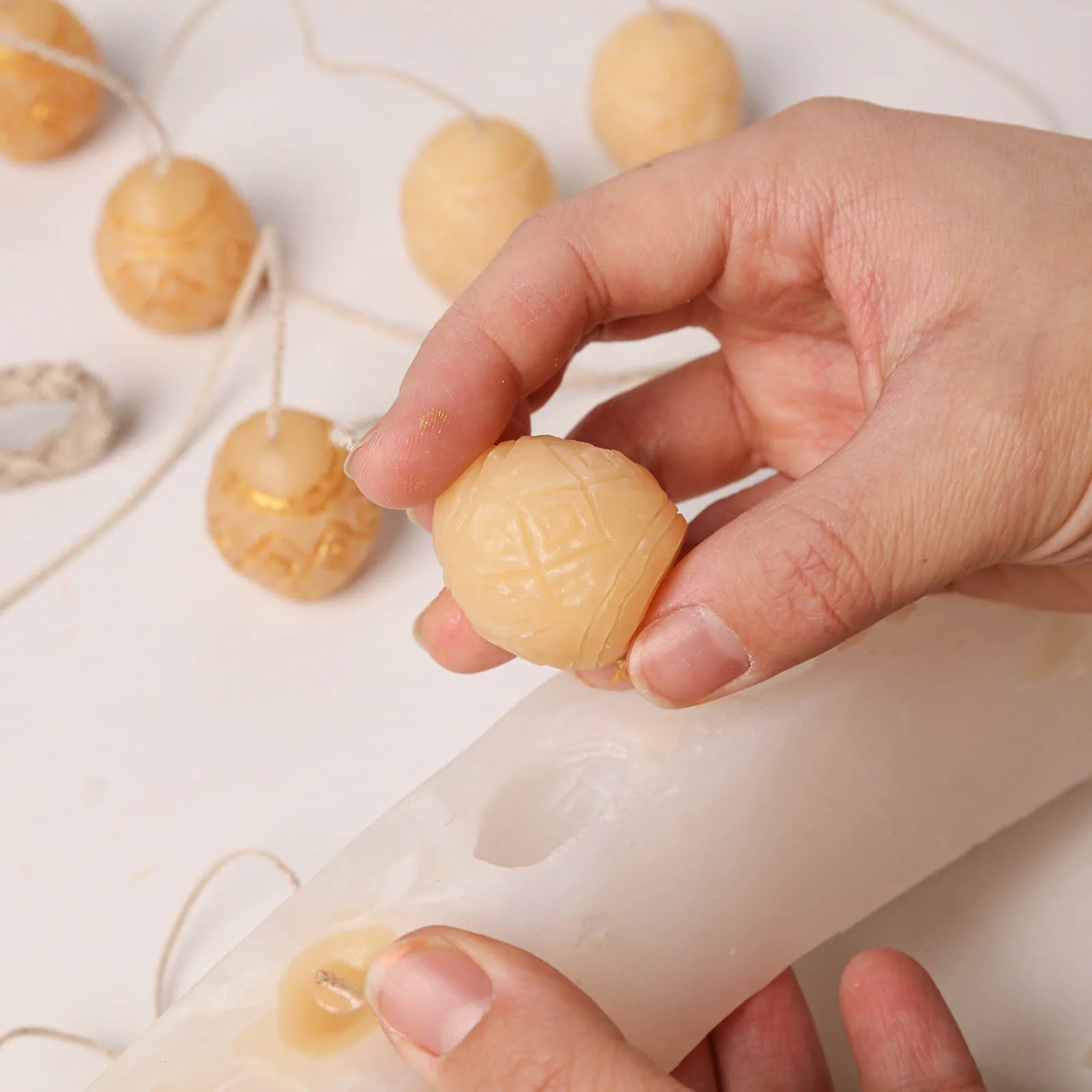 Classic Patterned Egg Cluster Candle Silicone Mold - Image 6