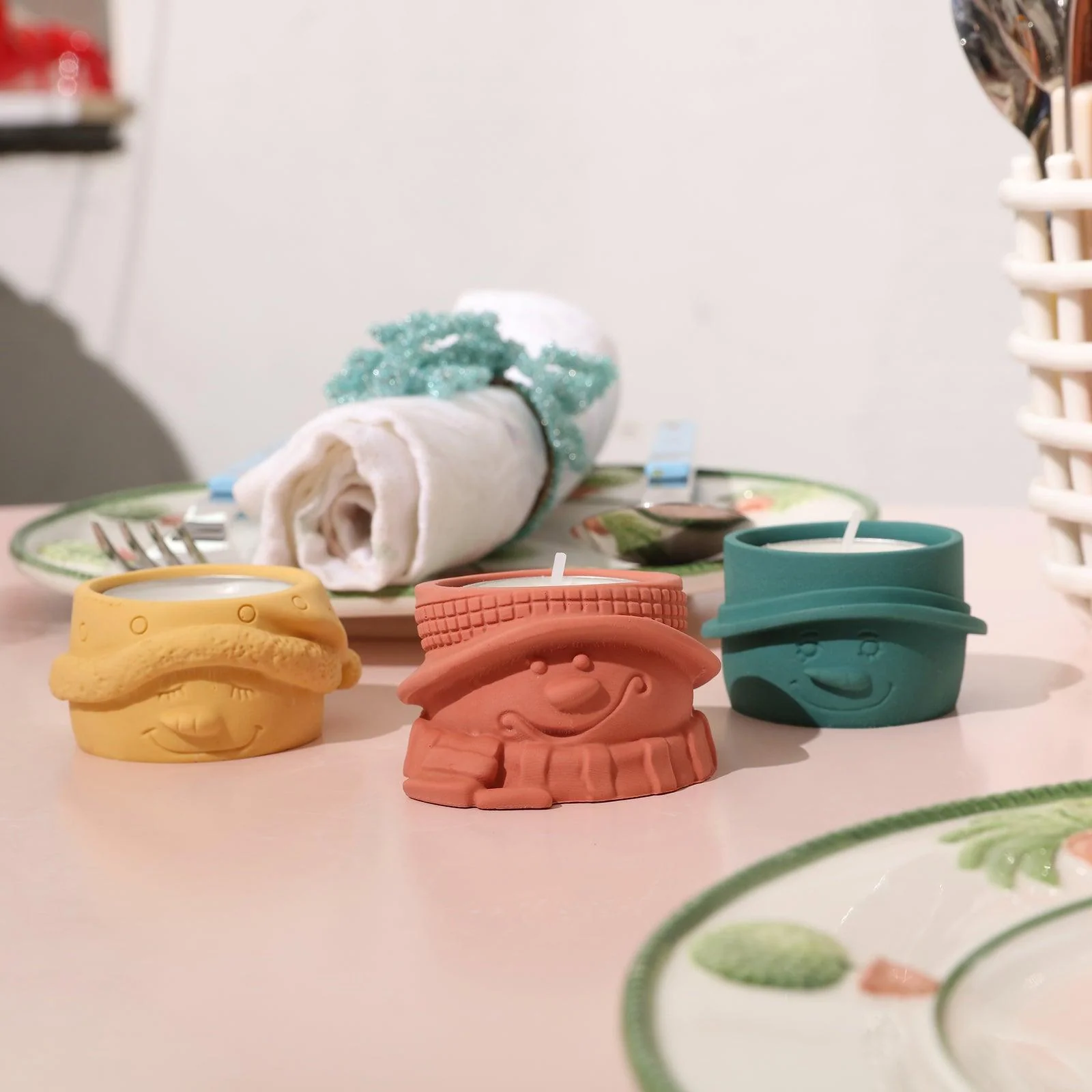 Christmas Snowman Tealight Candle Holder Silicone Mold - Image 6